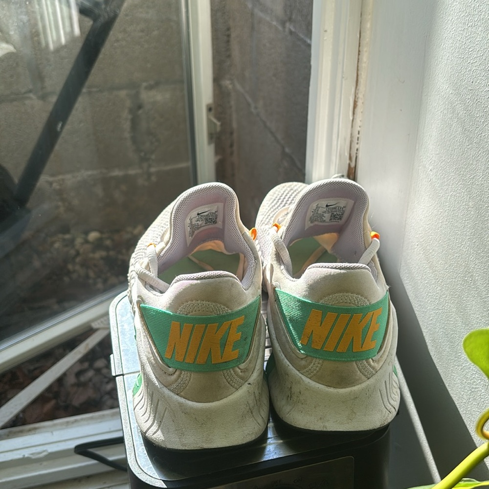 NIKE METCON SHOES - Picture 4 of 5